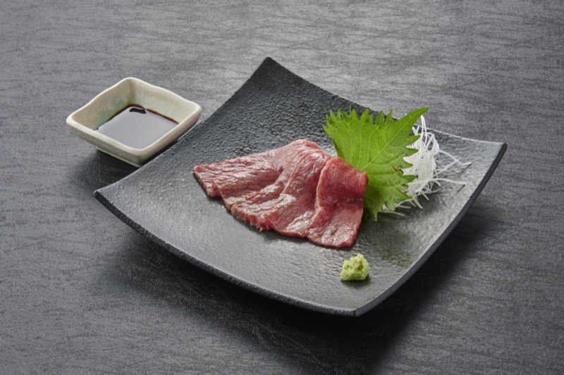 飛騨牛炙り刺し
