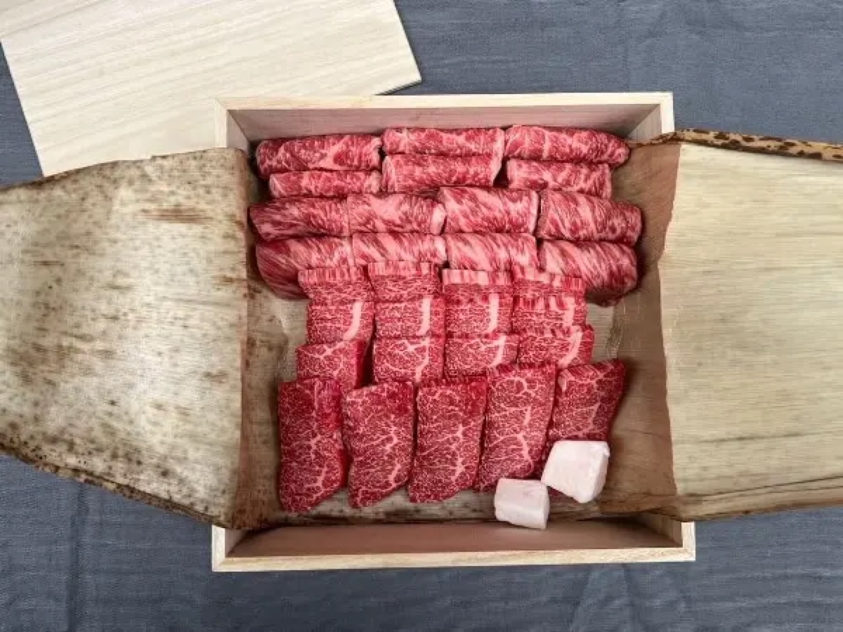 ロース＆カルビ和牛焼肉セット 各300g 計600g